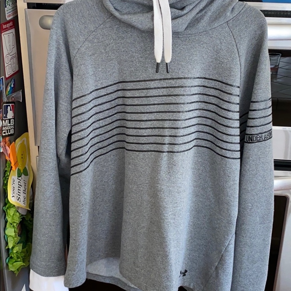 Under Armour Sweatshirt